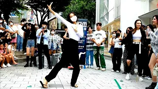 SUNDAY. GDM DANCE BUSKING. ONLOOKER SCHOOLGIRL. CUTE FANTASTIC IMPROMPTU BUSKING. HONGDAE.