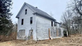 Exploring an ABANDONED House (Rutland, MA)