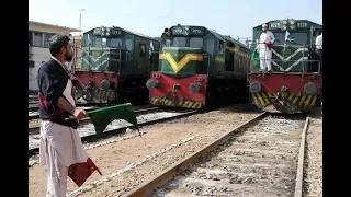 11 In 1 || Pakistan Train Race || Parallel Trains Action Compilation || Rare Collection || Part 3