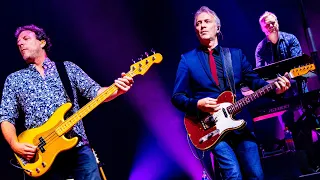 The Dire Straits Experience - Two Young Lovers - Live In 013 Poppodium, Tilburg