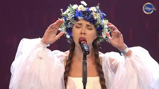 DARIA  KOLOMIITSEVA  a song "  EESTI MULD JA EESTI SÜDA "