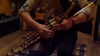 Tom Busby's jig on 4 regulators uillean pipes