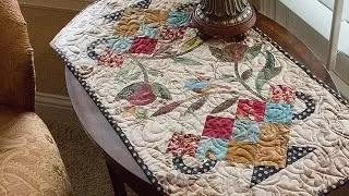 Candy Dish Table Runner Quilt Pattern by Edyta Sitar of Laundry Basket Quilts -- Fat Quarter Shop