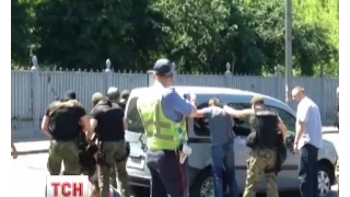 Трьох затриманих у Києві кур'єрів конвертцентру відпустили
