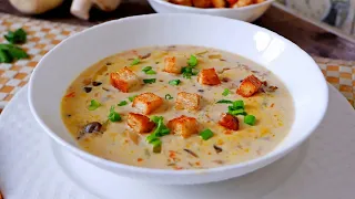 CHEESE SOUP. Classic recipe with melted cheese, chicken and mushrooms