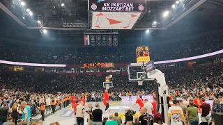 Partizan - Crvena zvezda: Ulazak igrača Crvene zvezde na zagrevanje