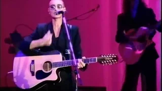 Sinead O'Connor - The Emperor's New Clothes (Live in 1990)