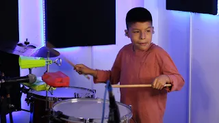 NIÑO HUANUQUEÑO PRODIGIO DEL TIMBAL