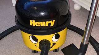 Vintage 1993 yellow Numatic Henry hvr200 unboxing and first look