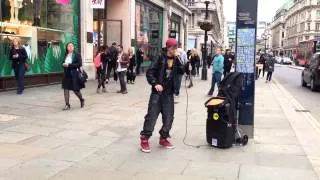 Most Amazing Street Beatboxer in London - Contrix - Beatbox - Dubstep - London Regent Street