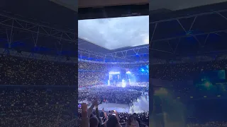 Sting and Darby Allin come out to Metallica at AEW: All In at Wembley (crowd shot)