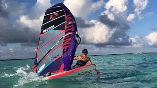 Lightwind slalom windsurfing