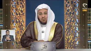 هل يجوز لمن أكل الثوم أو البصل أو الكراث أن يشهد صلاة الجماعة في البيت أم النهي فقط لجماعة المسجد؟