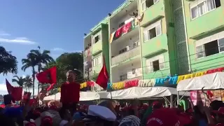 Em Olinda multidão grita: Olé Olé Olá Lula