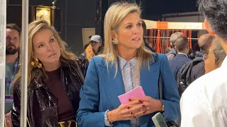 Máxima bezoekt met vriendin de Dutch Design Week in Eindhoven