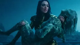 Wonder Woman 1984 Cheetah fight scene. Diana vs Cheetah