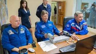 Предстартовая подготовка экипажей МКС-43/44 на Байконуре продолжается