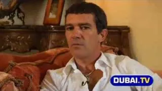 DUBAI.TV HOST JANEEN MANSOUR & ANTONIO BANDERAS INTERVIEW!!!