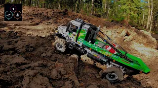 Off the road with Lego Technic 4x4 Mercedes Benz Zetros 42129