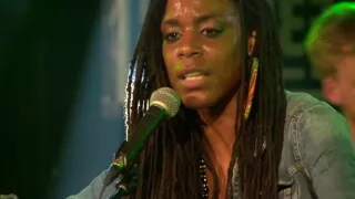 Akua Naru - POETRY: How Does It Feel // Live 2014 // A38 Vibes