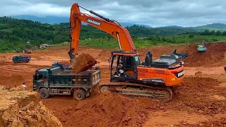 🔴Big Excavator Doosan DX300 Loading Trucks - Amazing Skill