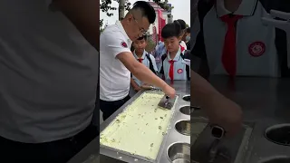 अंकल जी ने हमारे  लिए बनाई केक वाली Icecream 🥝🍨😍 #shorts