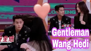 Dylan Wang helps Esther Yu block the camera || Dylan is very Gentleman to Esther Yu 💕🌸