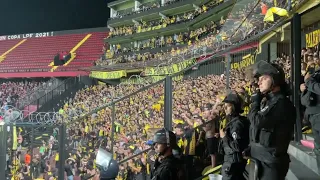 "Ohh Peñarol" (clarobscuro) vs colon - Hinchada de Peñarol en santa fe, Copa Libertadores 2022