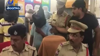 Two Chain Snatchers Arrested | Rs 2.4 Lakhs Worth Ornaments Recovered | In Hyderabad