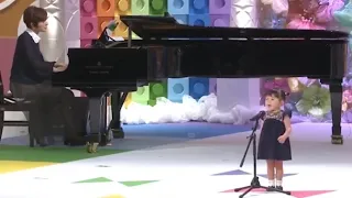 A 2 years old girl Japanese sings cute song | Cô bé Nhật Bản 2 tuổi hát siêu dễ thương | #shorts