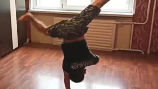 1990 SPINS WORLD RECORD BY BBOY MALISH FROM RUSSIA