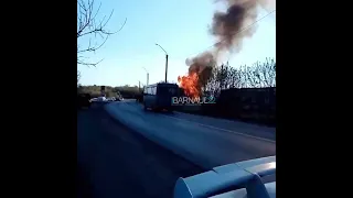 В Новоалтайске загорелся склад с газовыми баллонами — были громкие взрывы. Никто не пострадал.