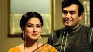 Daasi - Sanjeev Kumar- Moushumi - Mangala And Anand's Marital Bliss - Best Hindi Romantic Scenes