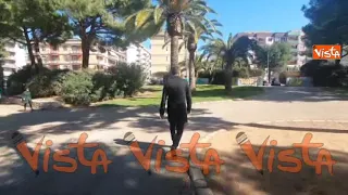 Il sindaco di Bari sgrida chi passeggia al parco: "Non ci siamo capiti? Tutti a casa"