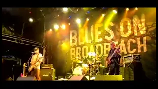 Dave Hole   "Going Down" Live @ Blues On Broadbeach 22 05 2022