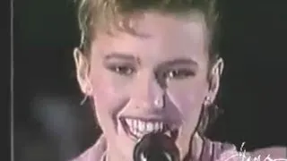 Flans - Me Gusta Ser Sonrisa (1985 En Vivo)