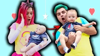 MALOUCOS E O BEBÊ REBORN QUE GANHOU VIDA! ♥ FINGE BRINCAR DE BABÁ COM BEBÊ DE VERDADE!