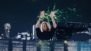 Nora Enpure live from EDCLV 2022 Day 1