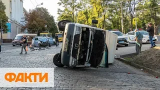 В Днепре легковушка влетела в маршрутку с пассажирами, более 10 пострадавших