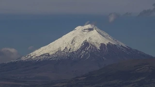 Извержение вулкана Котопахи в Эквадоре