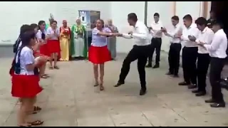 ASÍ SE BAILA EL CHUNTUNKI EN LA NAVIDAD DE #ZUDAÑEZ..