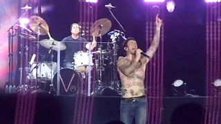Maroon 5 - Sugar (Live at Rock In Rio 2017)