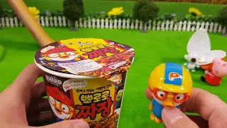 Eğlenceli çocuk videosu toy animation chaoticalliy cooking pororo  bean noodles pororo noodle eating