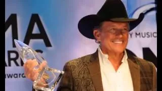 CMA Awards 2013  George Strait wins entertainer of the year