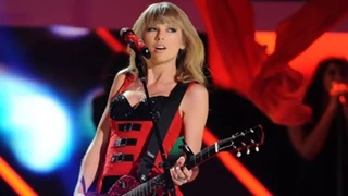 Taylor Swift Joins The Voice US Season 7 To Mentor The Contestants