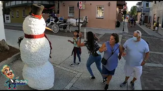 SNOWMAN PRANK!! - SCARY AND FUNNY REACTIONS