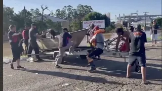 "Que o RS nos ajude", pede moradora salva em Eldorado do Sul