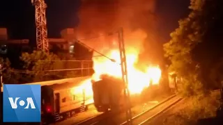 Train Fire Leaves Several Dead in India | VOA News