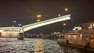 Санкт-Петербург . Ночной Питер. Развод мостов. На метеоре в Петергоф