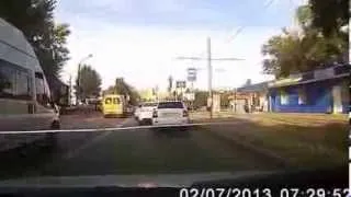 Авария при повороте налево.